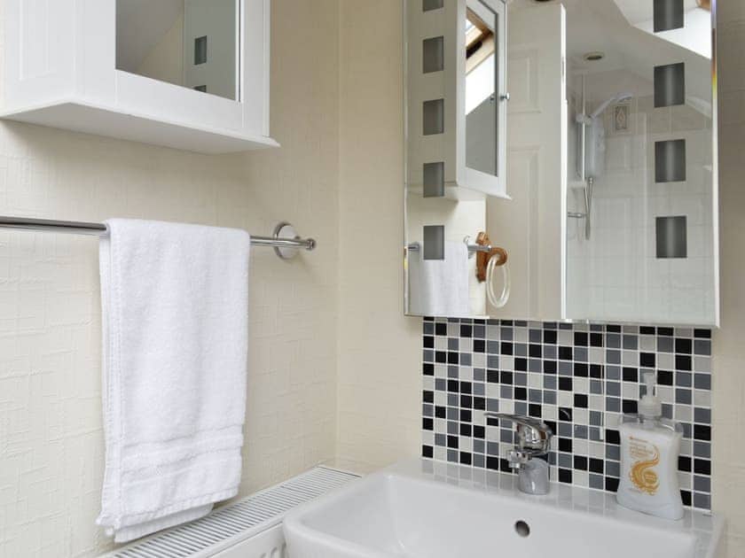 Bathroom | Apartment Sea View, Kirn, by Dunoon