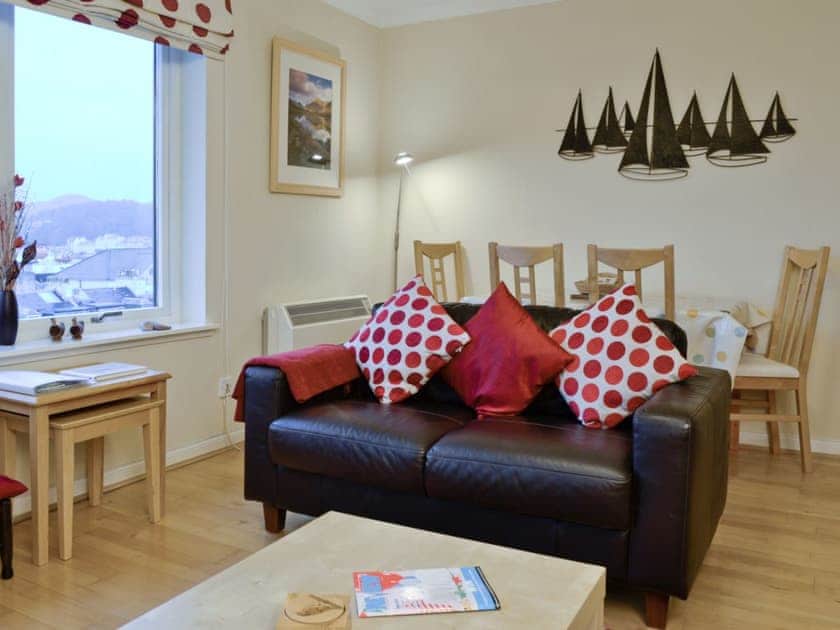 Living room/dining room | Oban Bay View, Oban