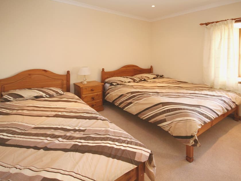 Twin bedroom | The Bothy, Crook of Devon, Kinross