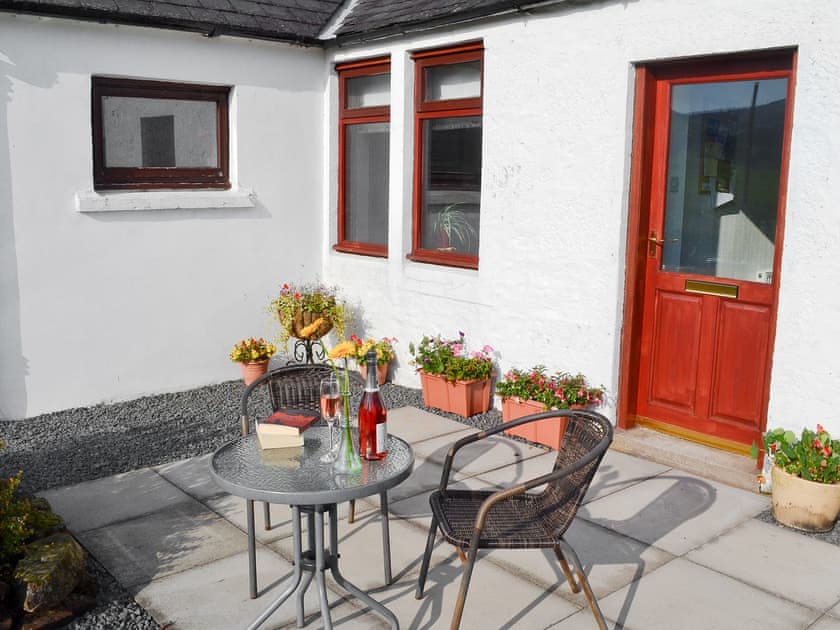 Patio area for relaxing | Beuchan Cottage - Beuchan Farm, Keir Mill, Thornhill