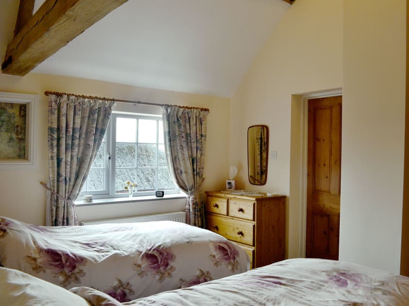 Twin bedroom | Ostler’s Cottage, Westborough, nr. Newark