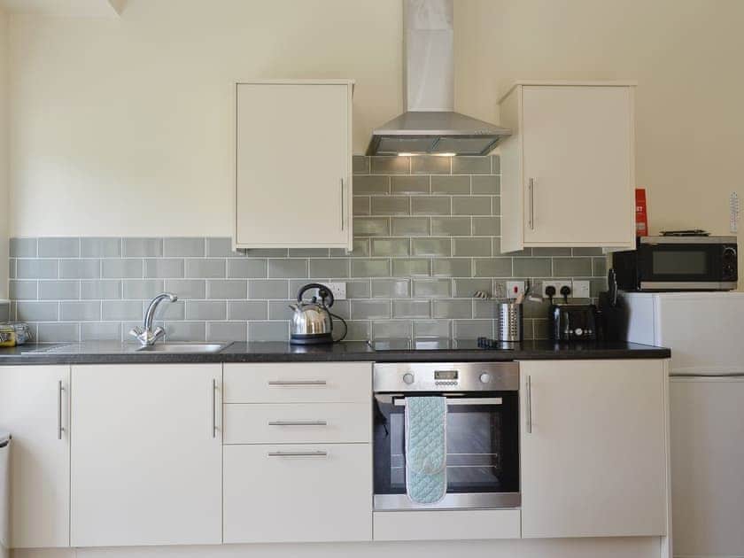 Open plan living/dining room/kitchen | Auchendennan - Willow Cottage, Arden, Alexandria