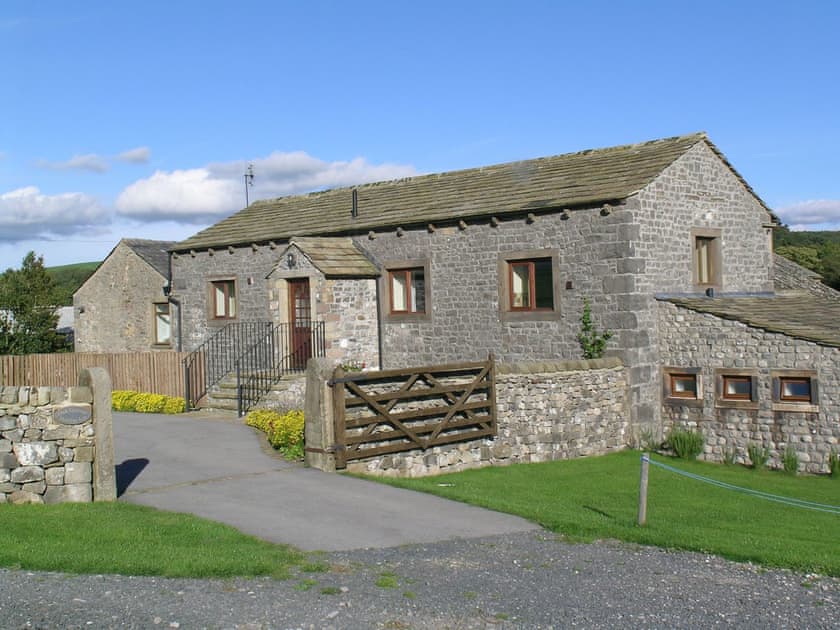 Beautiful renovated and restored barn conversion nestled in the picturesque Yorkshire dales | Oak Cottage, Eshton near Skipton
