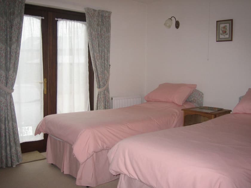 Comfortable twin bedroom | Oak Cottage, Eshton near Skipton