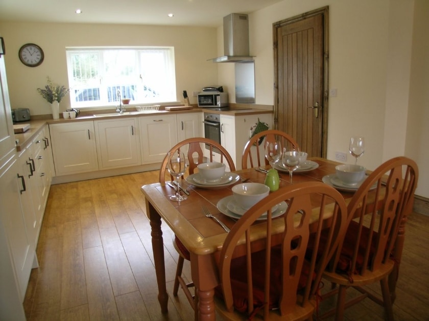 Roe Cottage - Fallow House and Roe Cottage, Paythorne, near Skipton