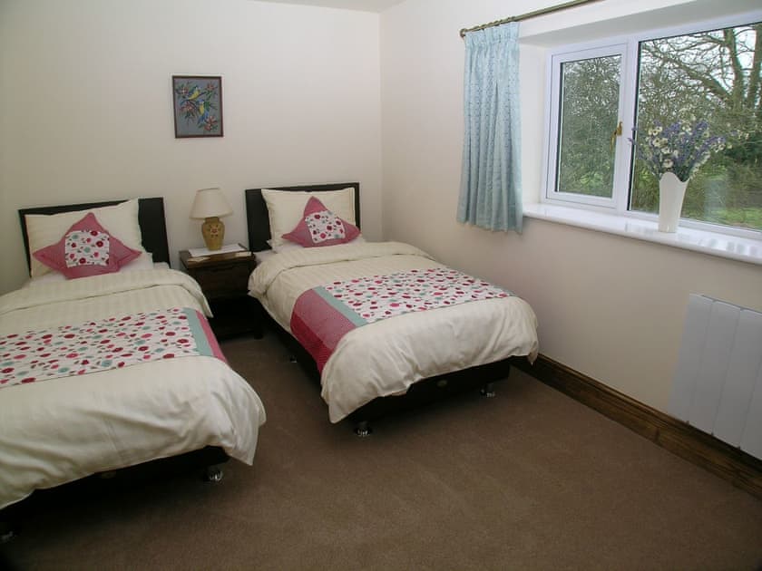 Roe Cottage - Fallow House and Roe Cottage, Paythorne, near Skipton