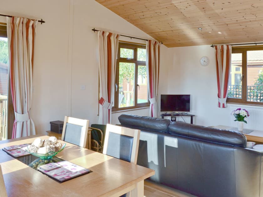 Living room/dining room | Acorns, Newton Upon Derwent