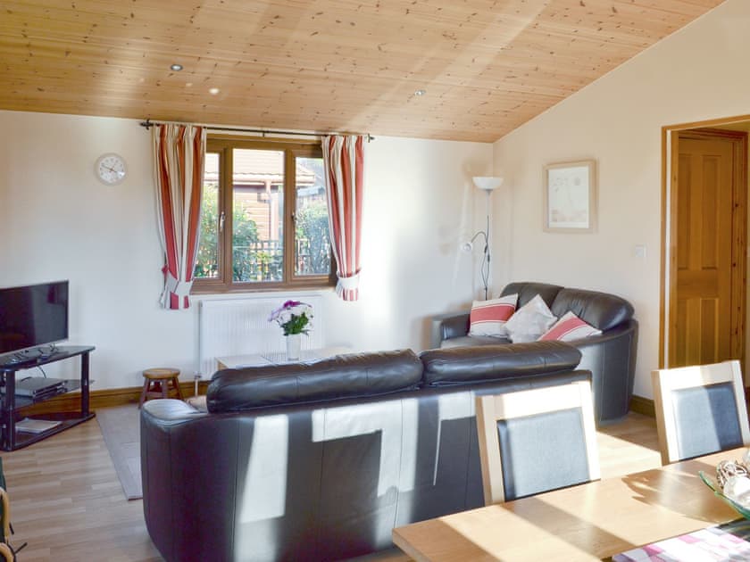 Living room/dining room | Acorns, Newton Upon Derwent