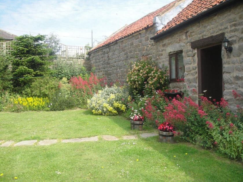 Whitehall Farm Cottages - Badger’s Barn, Staintondale near Scarborough