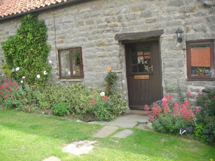 Whitehall Farm Cottages - Badger’s Barn, Staintondale near Scarborough