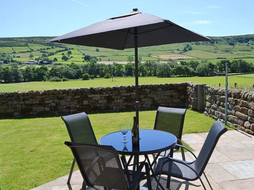 Sitting-out-area | The Stable, Great Fryupdale near Whitby