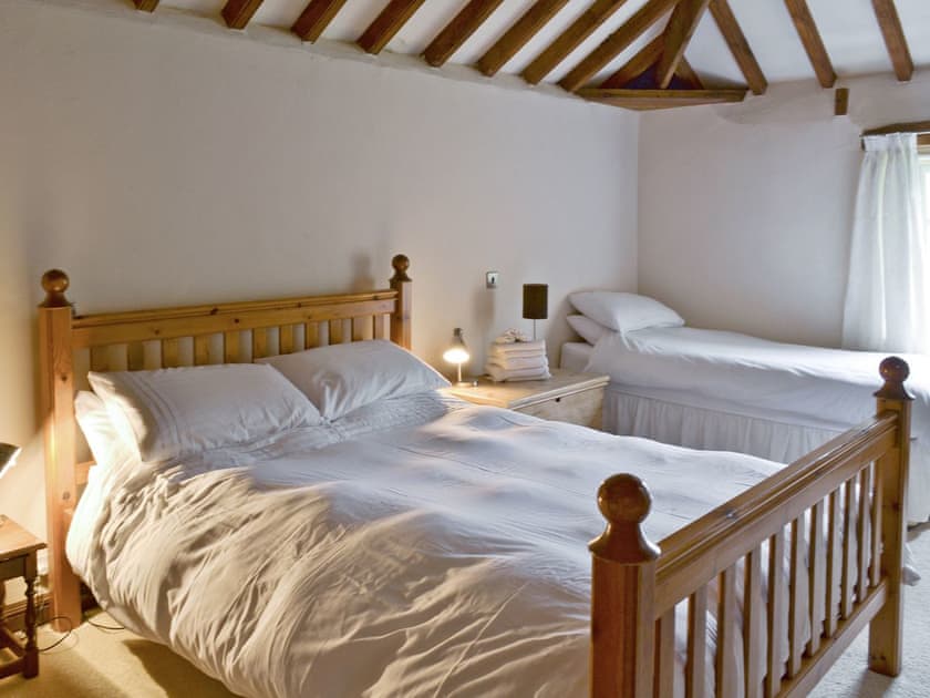 Twin bedroom | Spring Farm Barn, Grindale near Bridlington