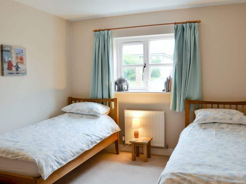 Twin bedroom | Gull Newk Cottage, Flamborough near Bridlington