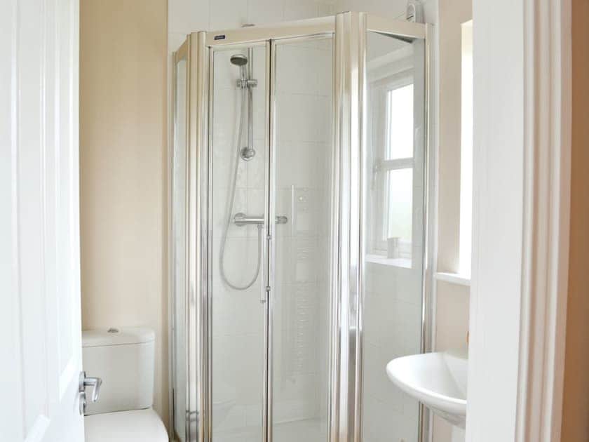 Shower room | Gull Newk Cottage, Flamborough near Bridlington