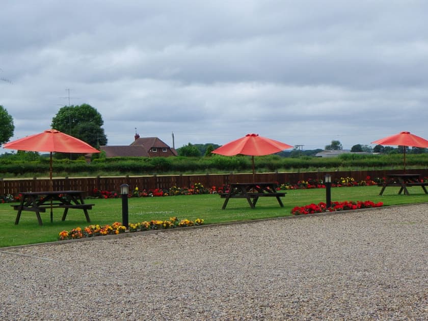 Southolme Lodges - Willow Lodge, Pickering