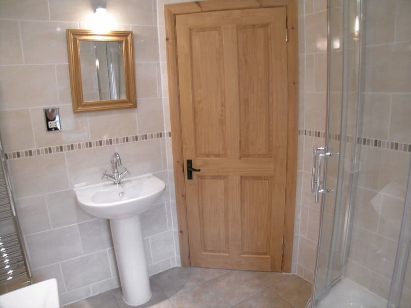 Shower room | The Granary, Brompton by Sawdon