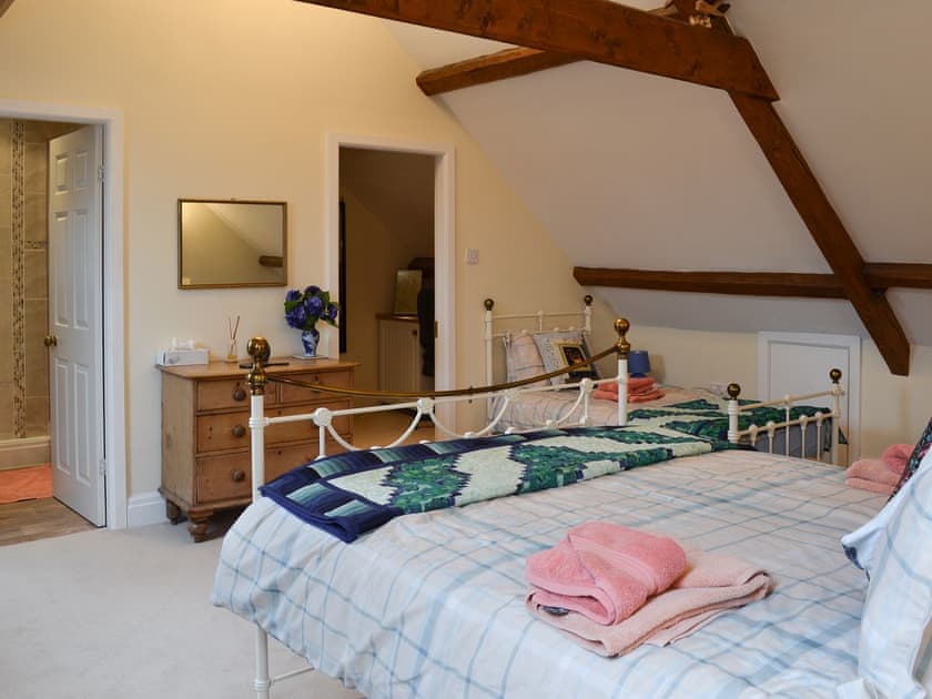 Double bedroom with en-suite | The Old King’s Head, Pickering