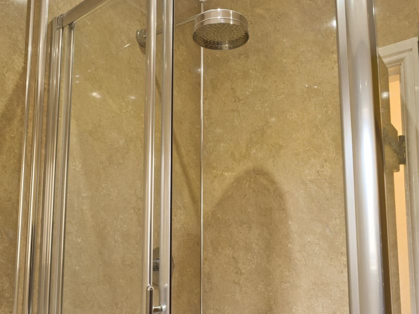 Separate shower cubicle in en-suite | Falcon Crag, Keswick