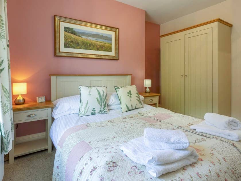 Cosy double bedroom | James’s Cottage, Keswick