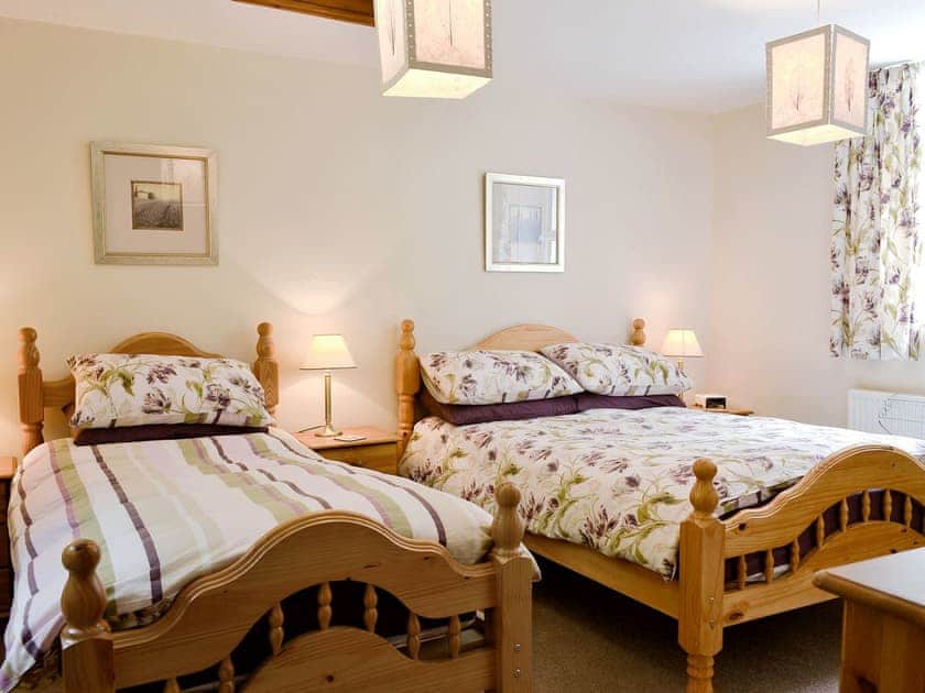 Twin bedroom | Joan’s Cottage, Seldom Seen near Thornthwaite