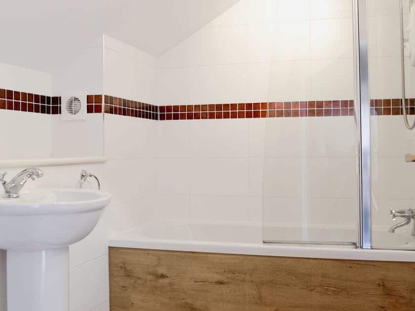 Bathroom | Bobbin Cottage, Ambleside