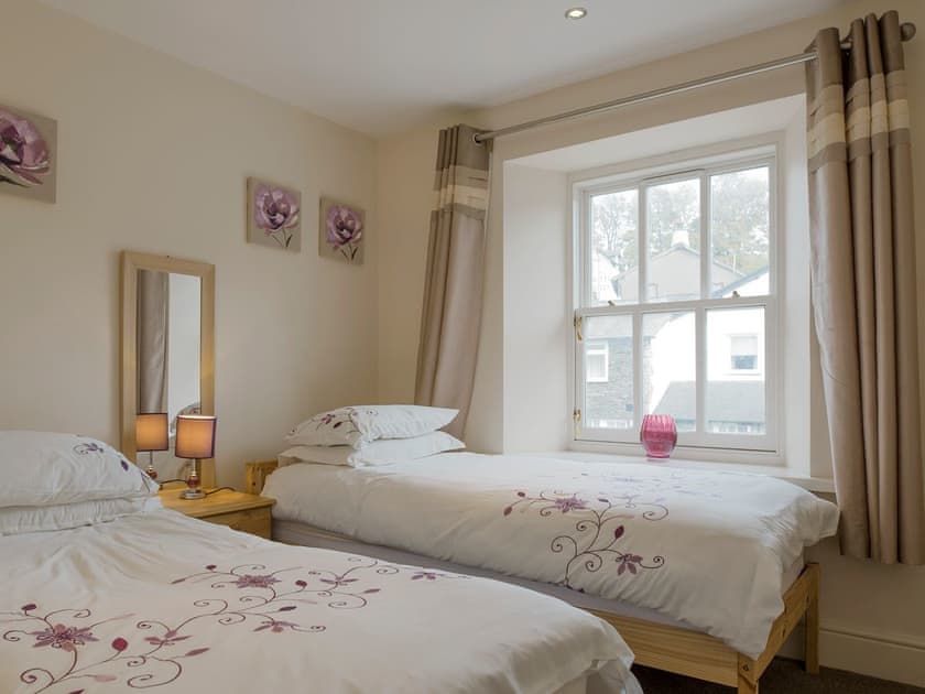 First floor twin bedroom | Esthwaite, Windermere