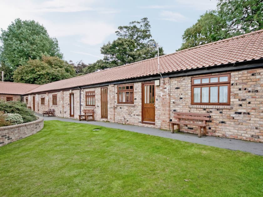Exterior | Filey Holiday Cottages - Rhodes Cottage, Filey