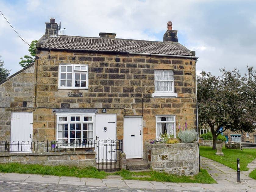 Charming holiday home | The Nest, Castleton, near Whitby