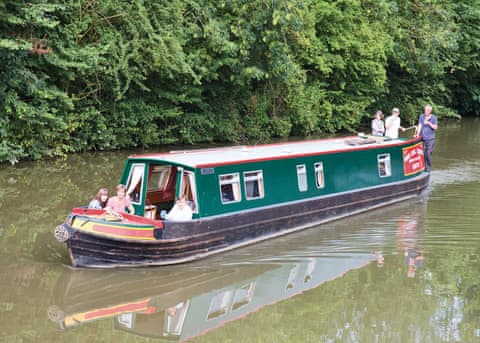 Canal Narrowboats sleeping 7-8 persons
