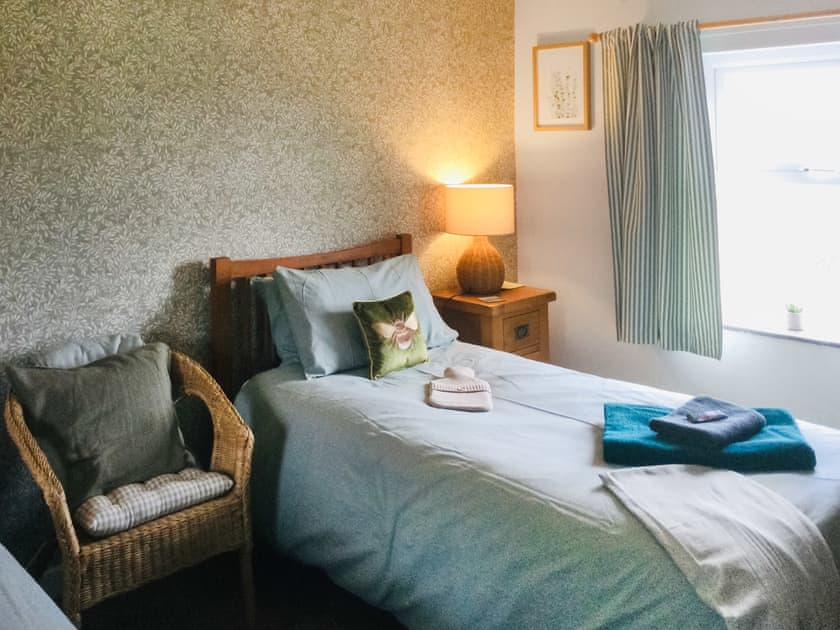 Charming twin bedroom | Didfa, Llangoed, near Beaumaris