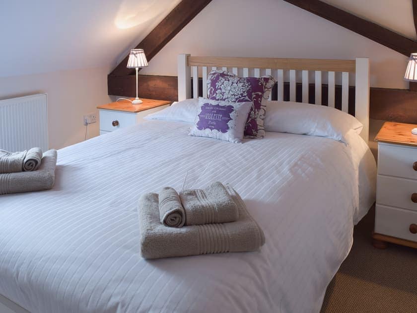 Double bedroom | Mint - Grove Farm Barns, Catfield