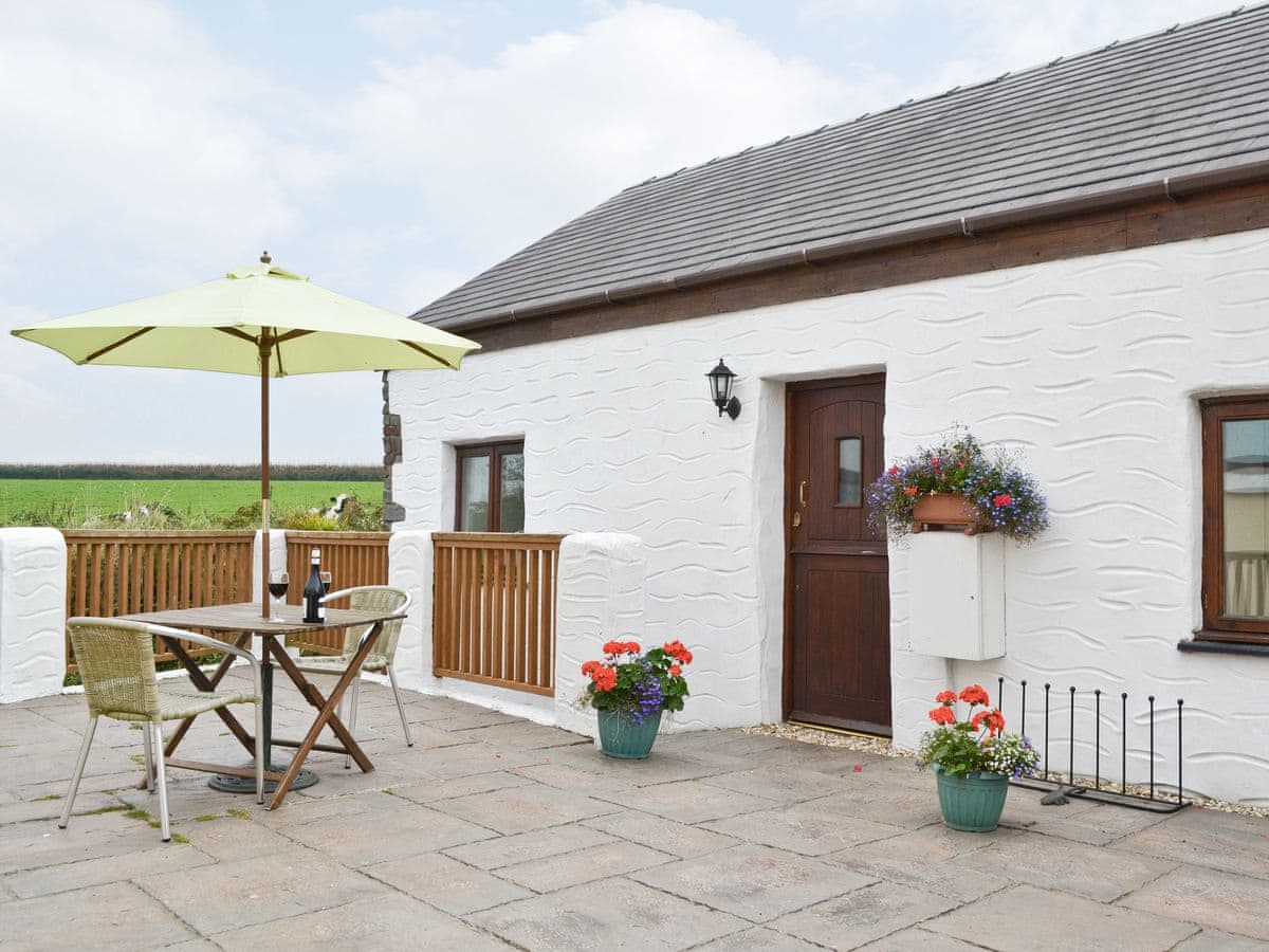 Wauntwr Cottages -  Bwthyn Bach