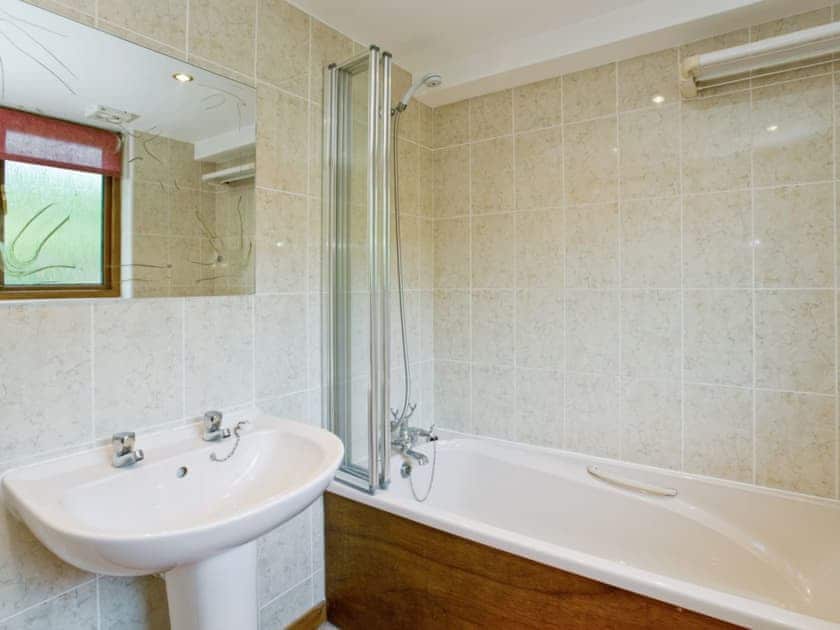 Bathroom | Wayford Bridge Granary - Coot, Wayford Bridge, nr. Stalham