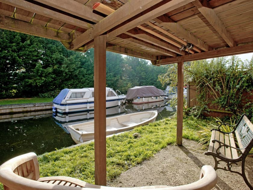 Sitting-out-area | Wayford Bridge Granary - Malt Shovel, Wayford Bridge, nr. Stalham