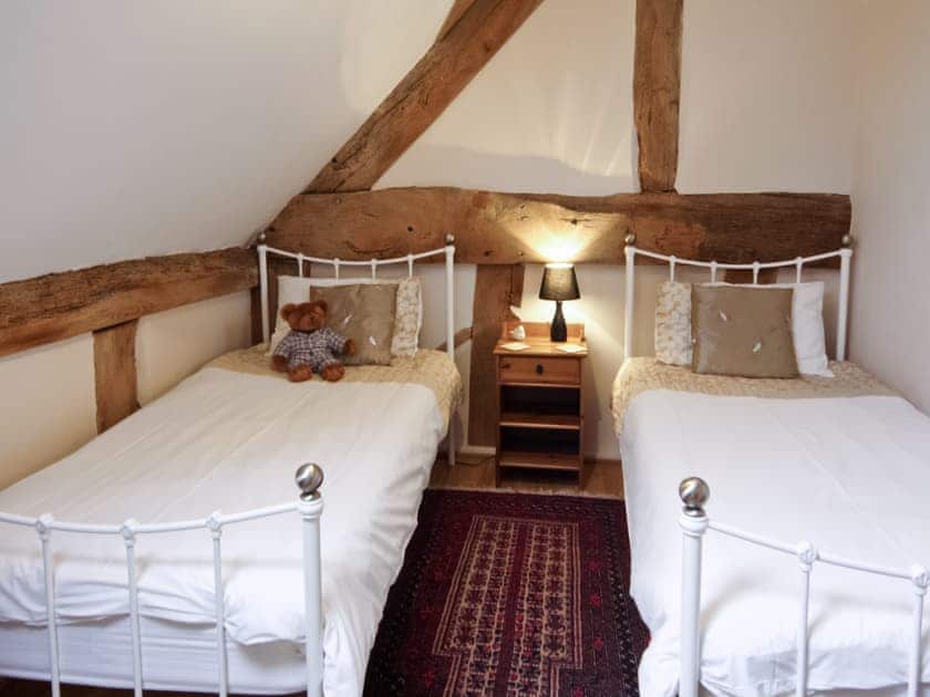 Twin bedroom | The Olde Granary, Plealey, Shrewsbury