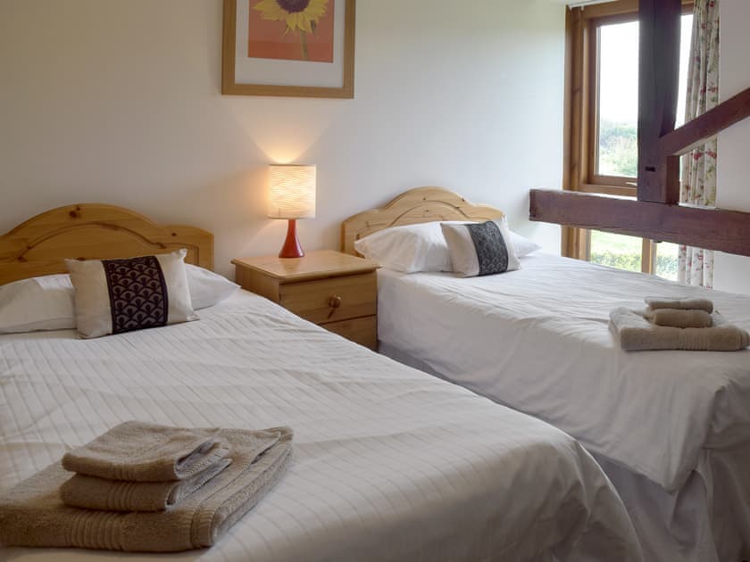 Twin bedroom | Bay, Catfield