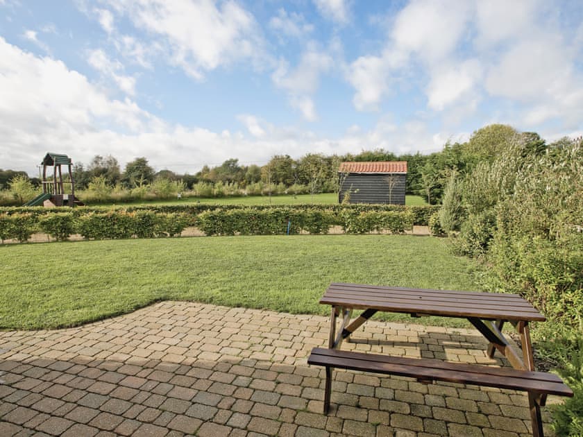 Garden and grounds | Bay, Catfield
