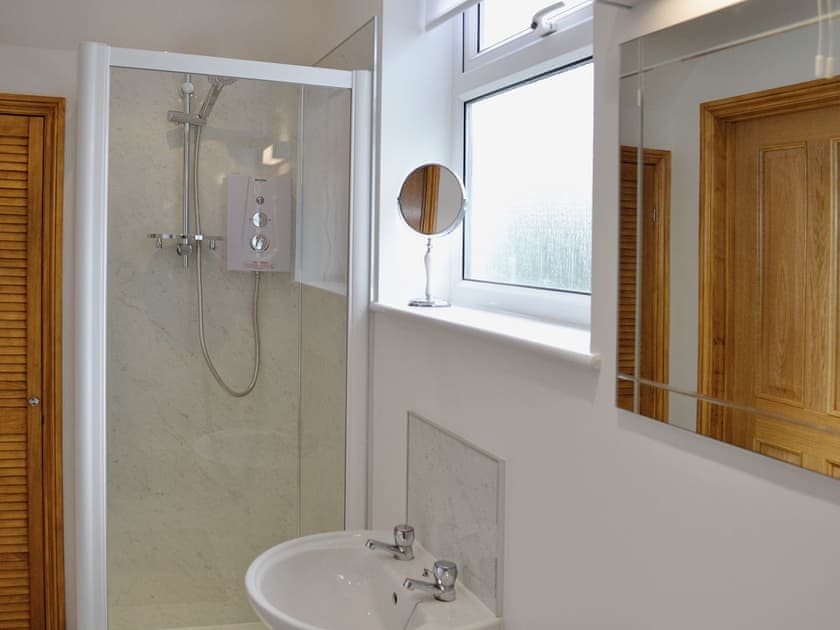Bathroom | The Old Coach House, St Austell