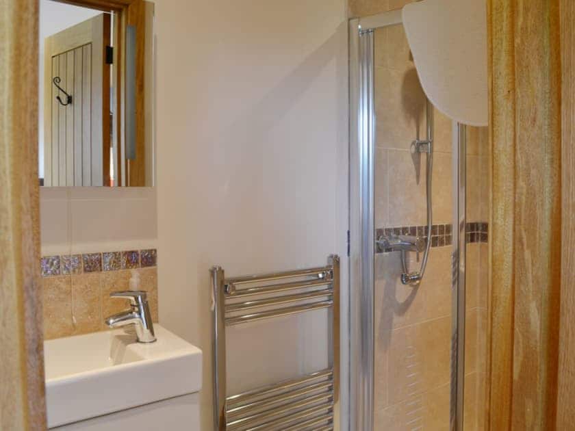 Twin bedroom | Manor Farm Barns - The Old Workshop, Crimscote, nr. Newbold