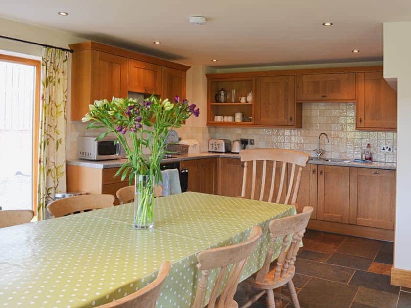 Open plan living/dining room/kitchen | Manor Farm Barns - The Old Workshop, Crimscote, nr. Newbold