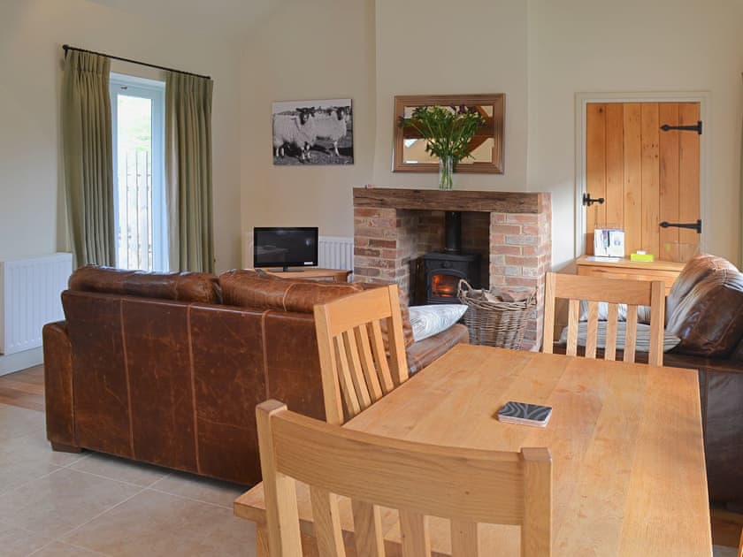 Open plan living/dining room/kitchen | Manor Farm Barns - Jumbo’s Stable, Crimscote, nr. Newbold