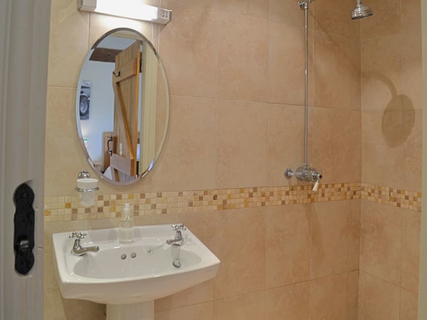 En-suite | Manor Farm Barns - Jumbo’s Stable, Crimscote, nr. Newbold