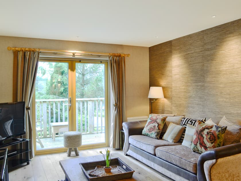 Open plan living/dining room/kitchen | Ness Castle Estate - Weir Cottage, Inverness