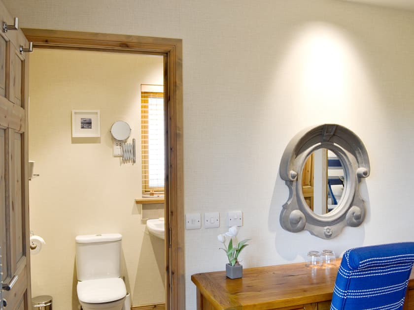 En-suite | Ness Castle Estate - Weir Cottage, Inverness
