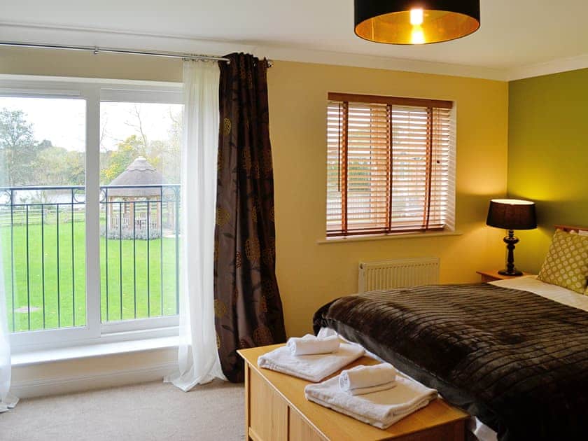 Double bedroom | Dragonfly Cottage, Bridgwater