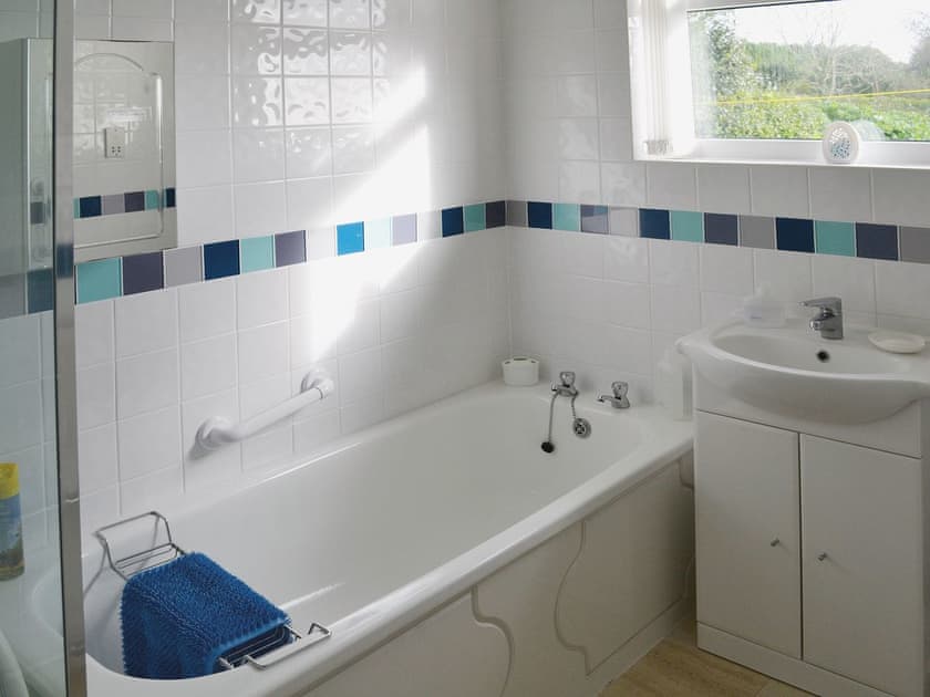 Bathroom | Goonlaze, Lanjeth, nr. St Austell
