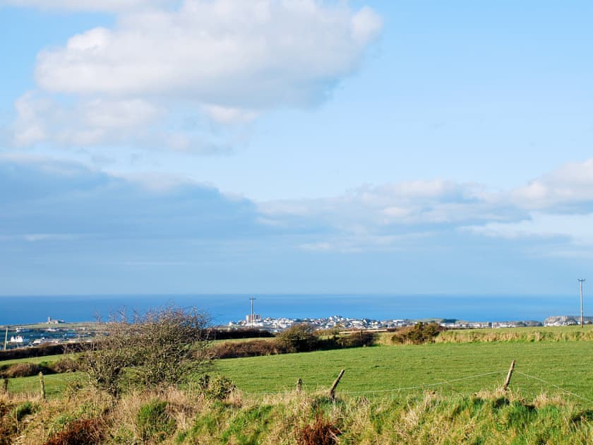 Looking towards St Materiana Church and Tintagel  | Downhouse, Downhouse Cottage - Downhouse Cottages, Trebarwith, near Delabole
