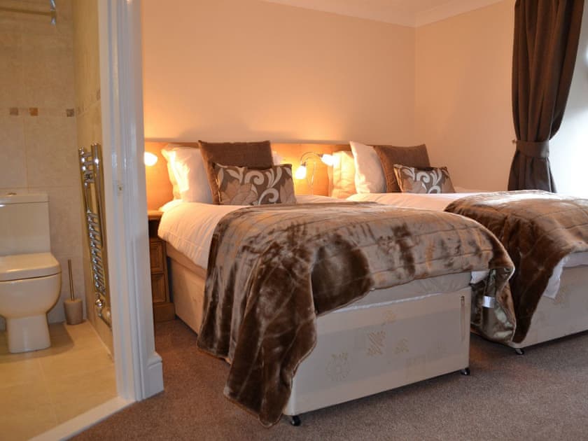 Super kingsize bedroom made up as a twin | Duckling Cottage, Bowness on Windermere