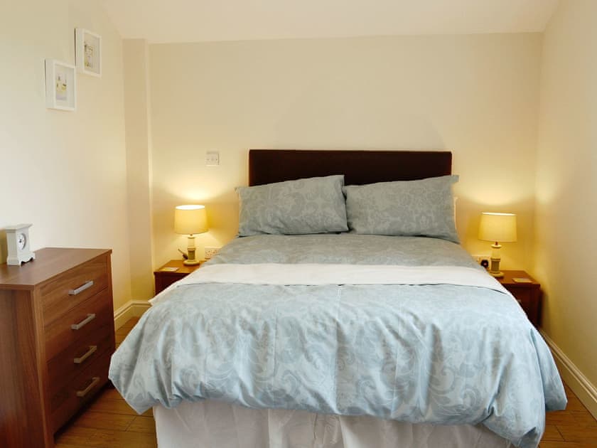 Bedroom | Ashington Holiday Cottage - Oak Cottage, Skegness