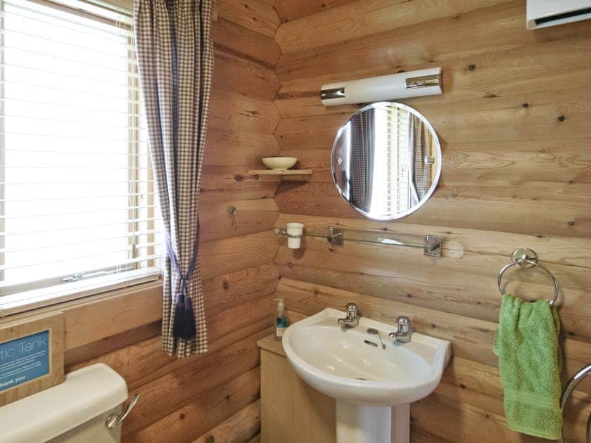 Bathroom | Lepus Lodge, South Carlton, nr. Lincoln